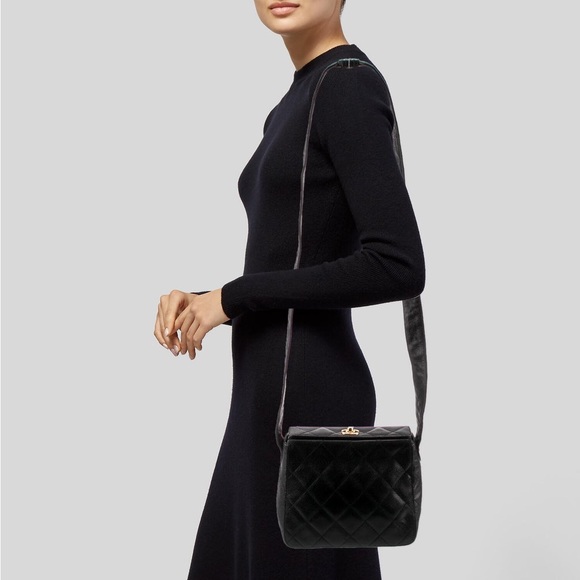 Chanel CC turn lock quilted shoulder bag - Picture 3 of 17